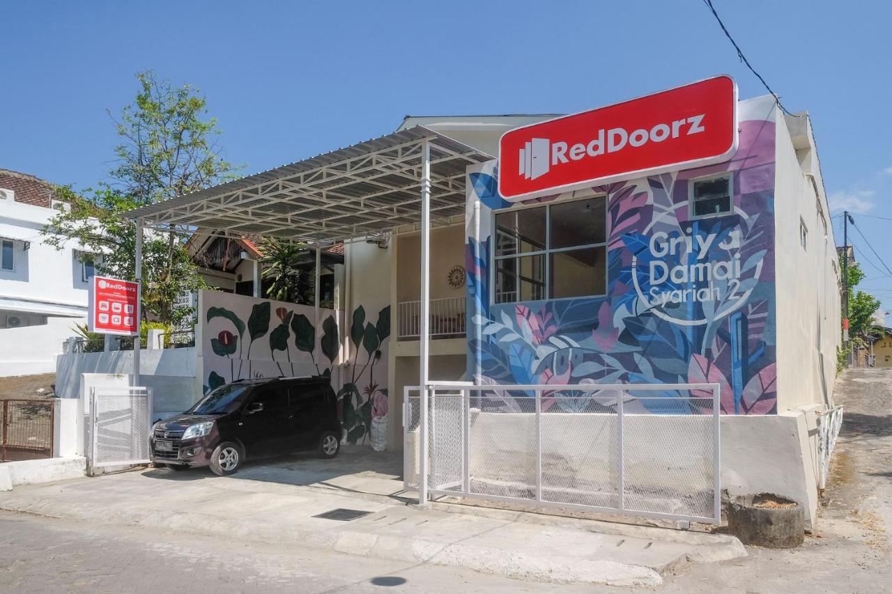 Reddoorz Syariah Near Universitas Mercu Buana Kampus 2 Yogyakarta Kejayan Exterior foto